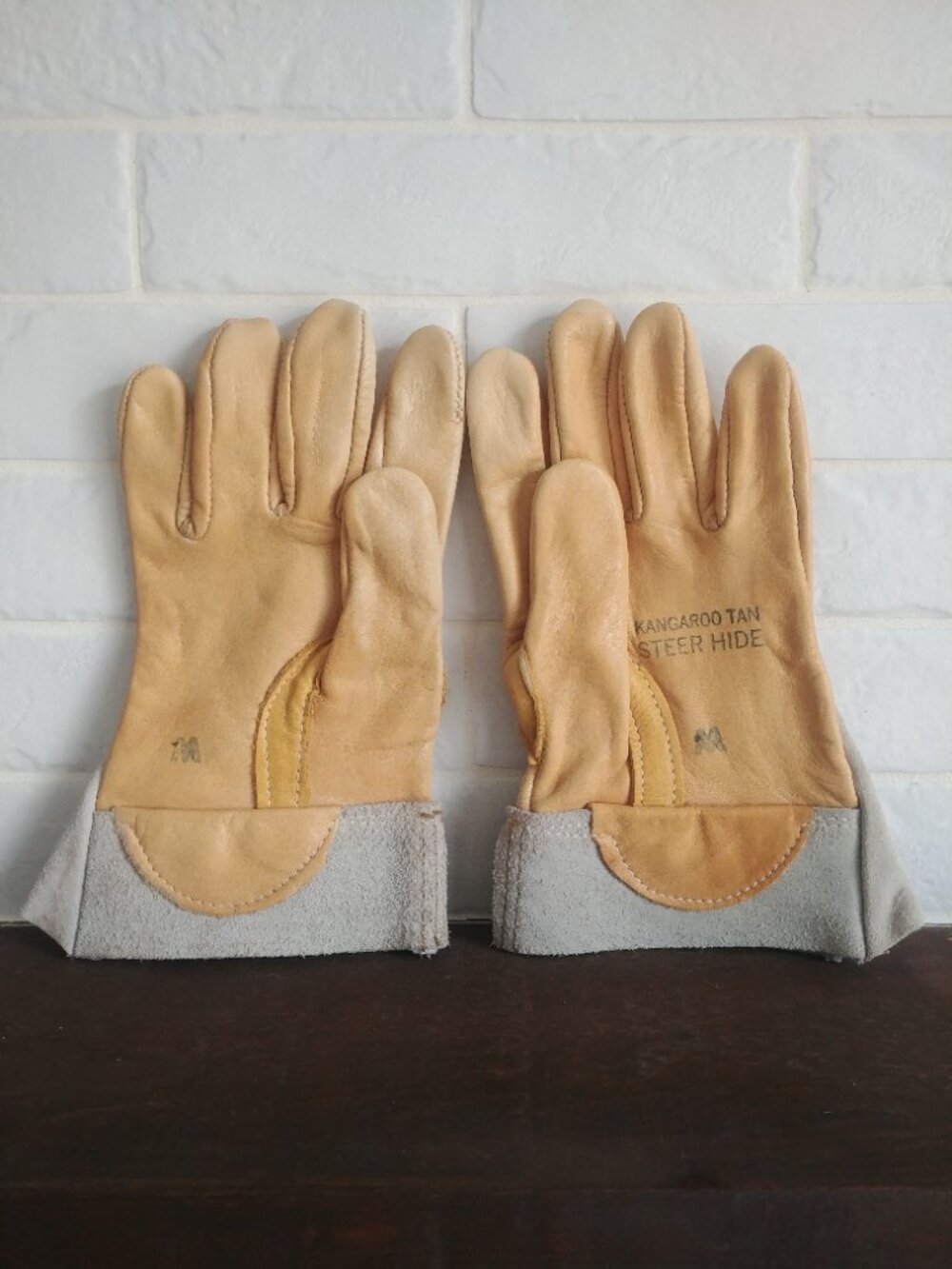 Men's Medium Steer Hide leather work gloves kangaroo tan and grey